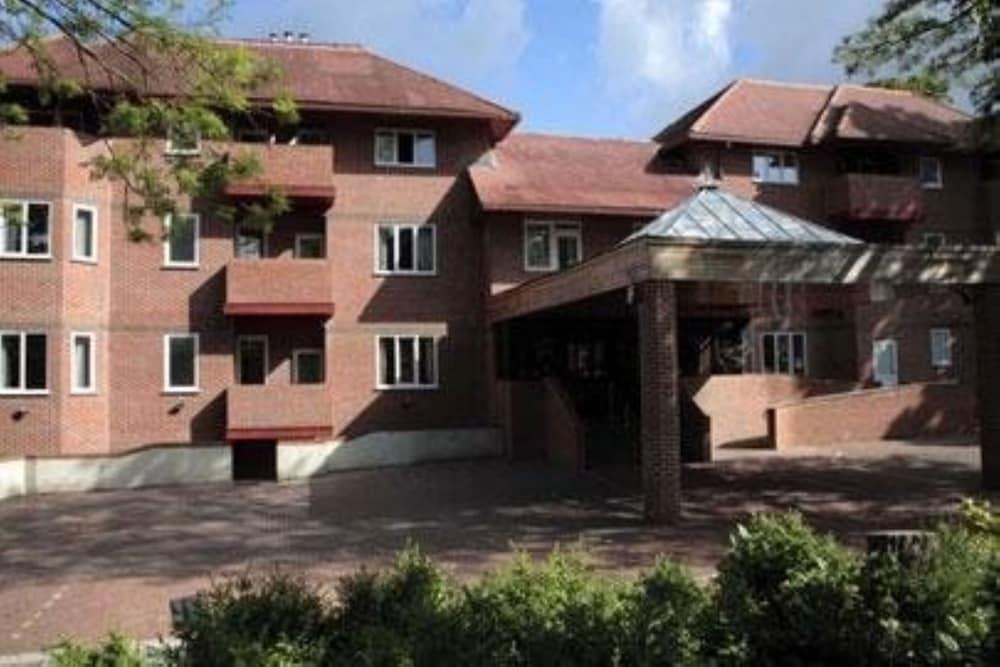 רדינג Parkside International Hotel מראה חיצוני תמונה