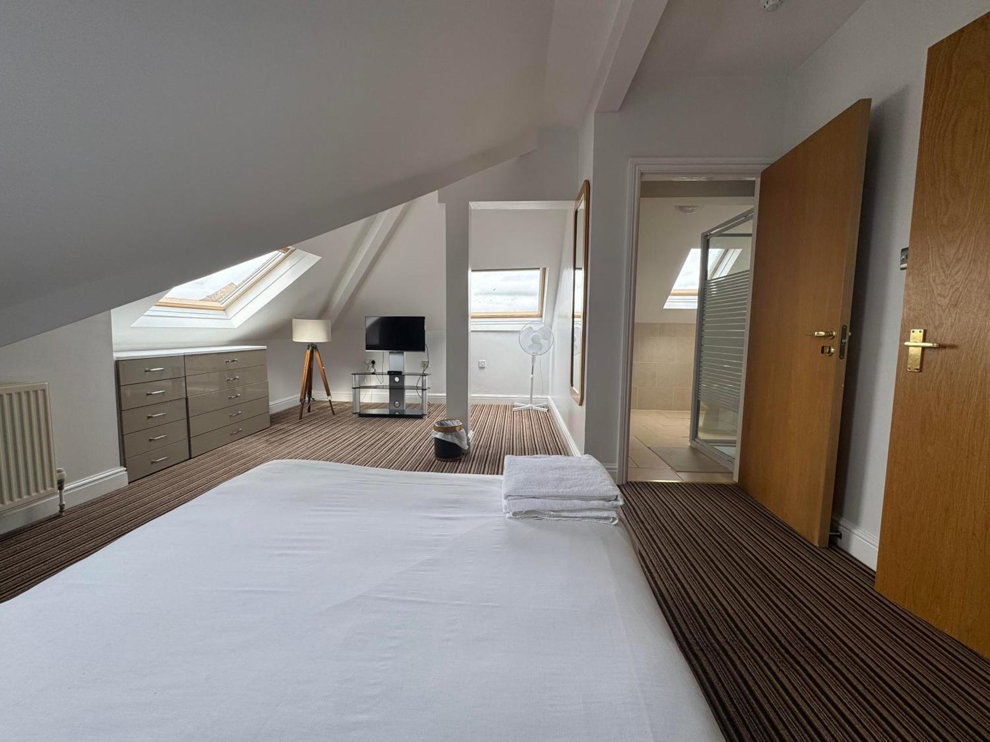 רדינג Parkside International Hotel מראה חיצוני תמונה
