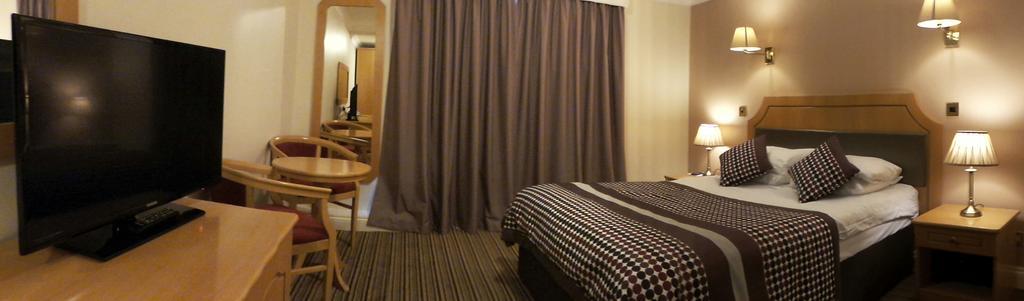רדינג Parkside International Hotel מראה חיצוני תמונה